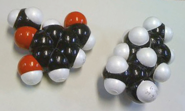バニリン（バニラの香り）、リモネン（レモンの香り）分子模型